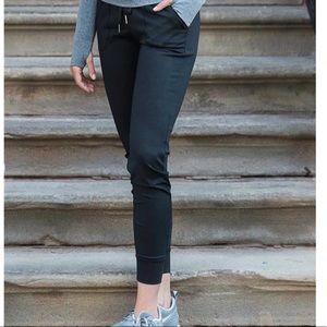 Zyia Black Unwind Joggers Size XS